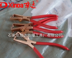 Wire stripping pliers